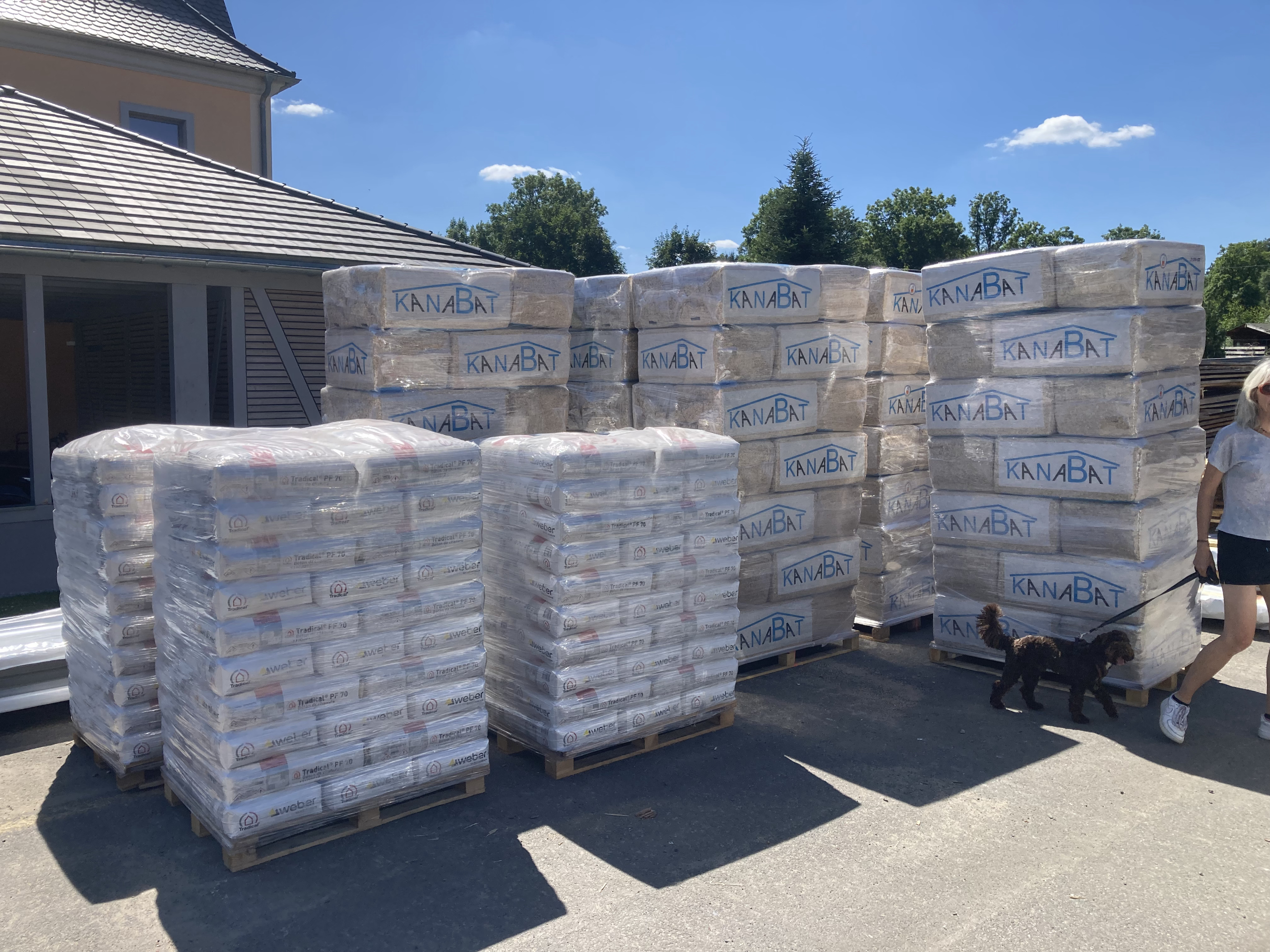120 bales of Hemp & 200 bags of lime binder